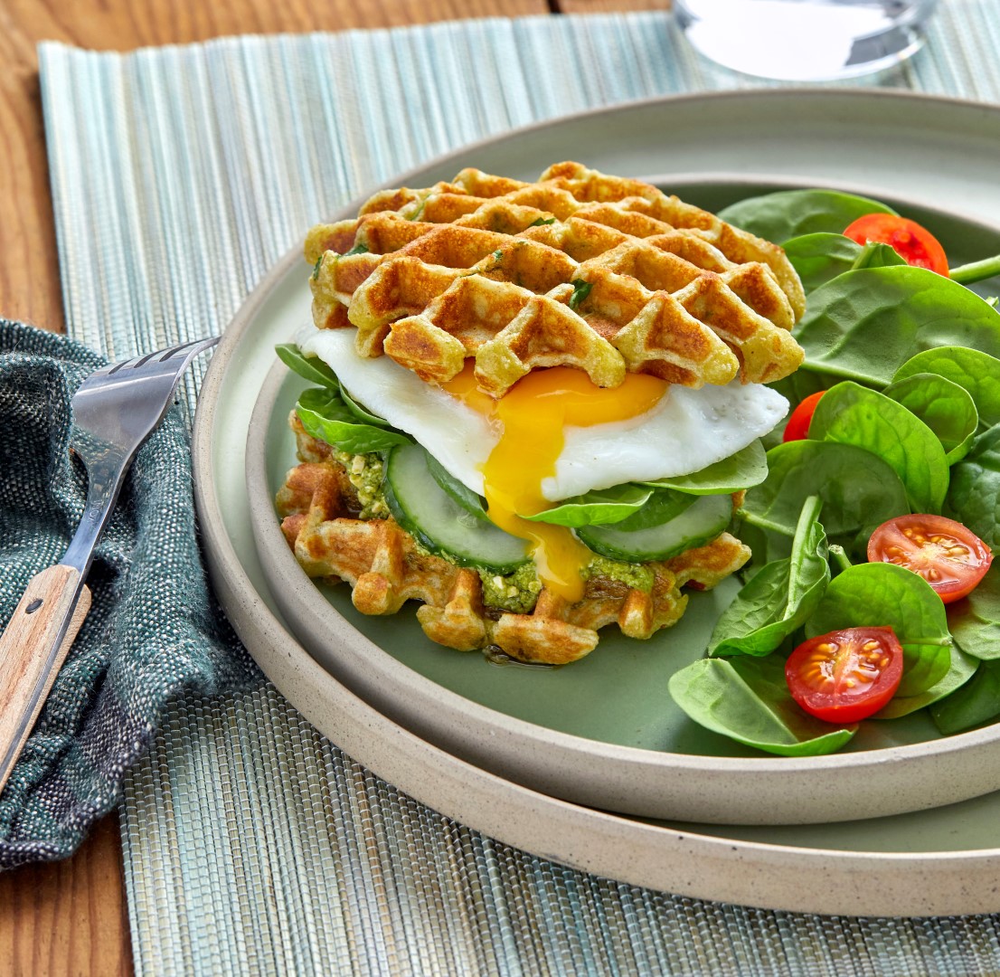 Gaufre-salee-facon-burger-oeuf-perce