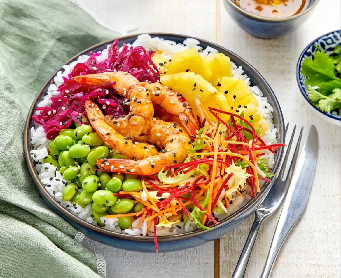 Poke Bowl aux crevettes et pickles